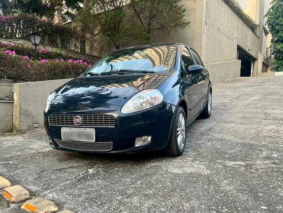 FIAT PUNTO 1.8 ESSENCE 16V FLEX 4P AUTOMATIZADO